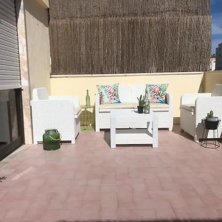 Rum i privatbostad Sunny Terrace Private Room In Shared House! Massama